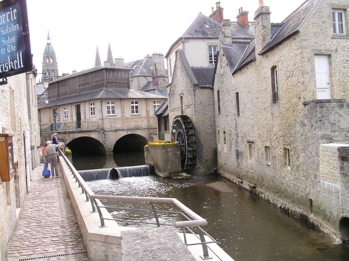 Le Chat Qui Veille Bayeux Luaran gambar